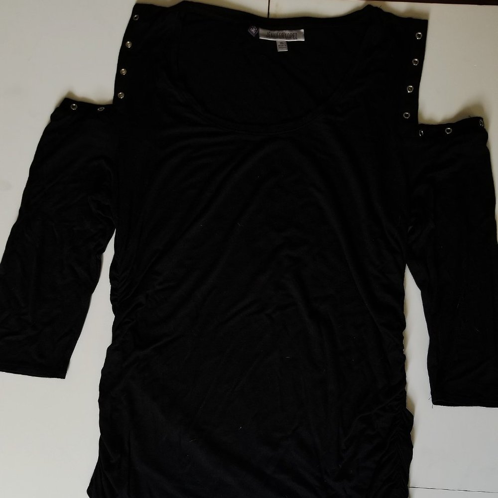 Jennifer Lopez Cold shoulder top